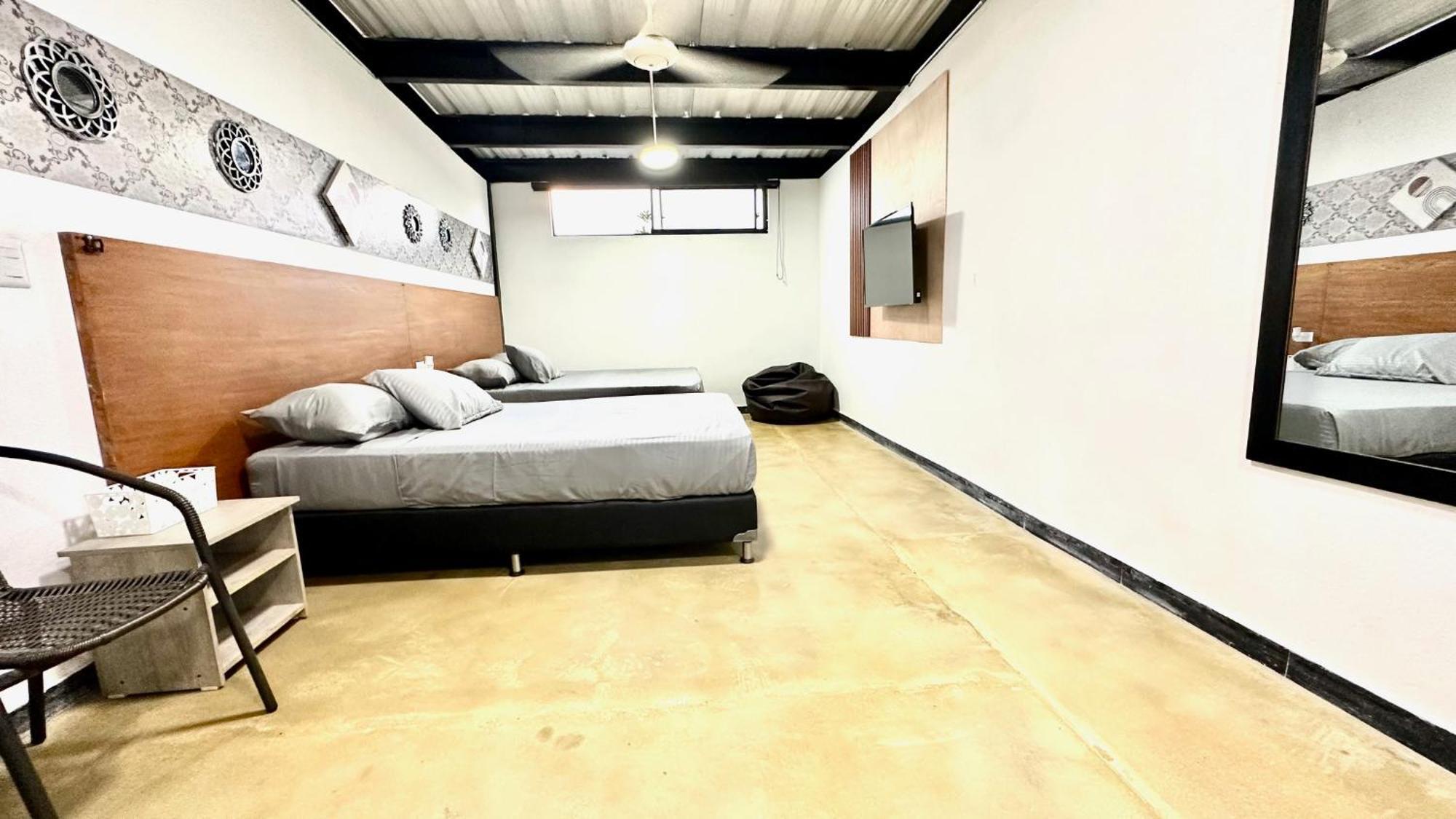 Malibu Loft Hotel Medellin Bagian luar foto